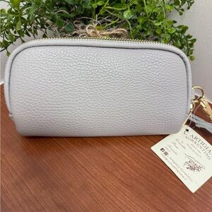 Liartiango Leather Wristlet Wallet/clutch NWT